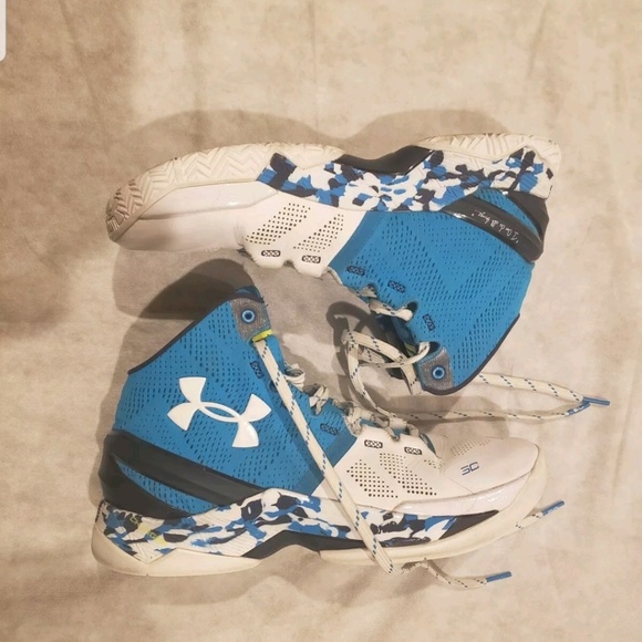 Under Armour Other - Mens under armour Stephen Curry 2 size 9